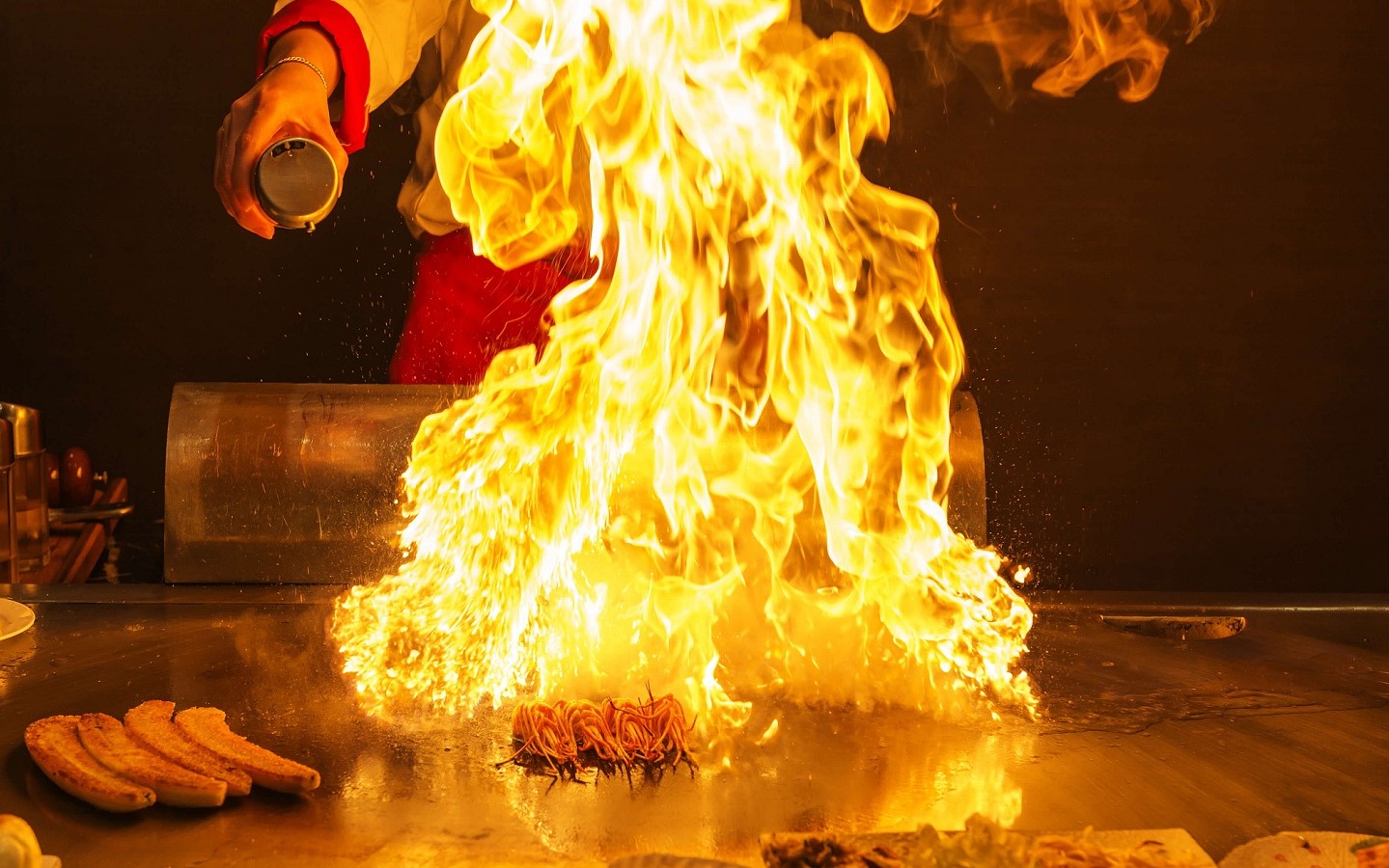 Private hibachi chef cooking at a backyard hibachi party in Toronto